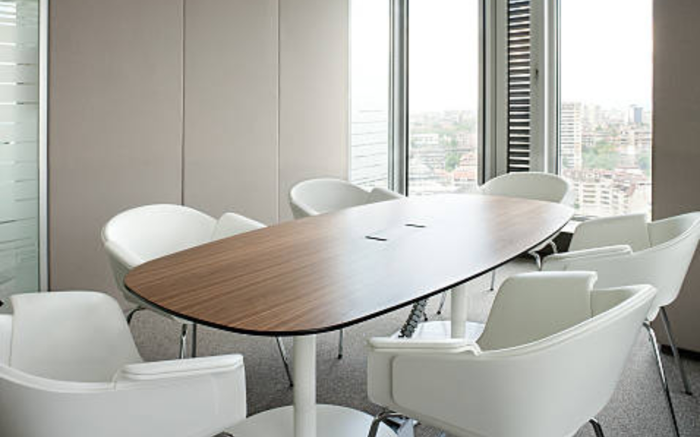 Co Working Office Space in Richmond Road is available with 9000 Sq Ft for rent