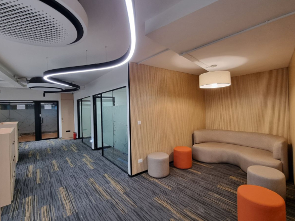 Commercial Office Space of 2100 Sq Ft for rent in Residency Road