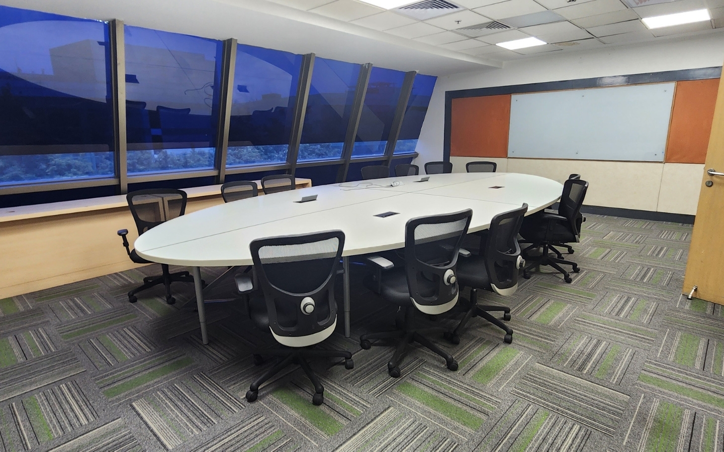 xr:d:DAF23ZYrDqc:237,j:736751951829705021,t:23122515 Plug and Play Office Space in Hosur Road for rent available immediately