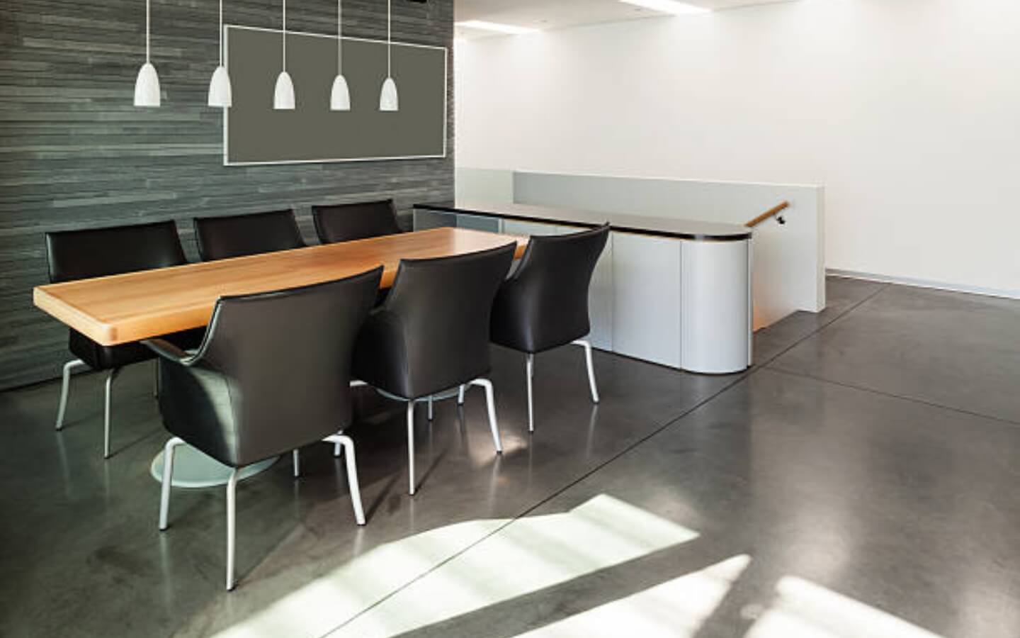 ub city on mg road.jpg Managed Office Space for rent near UB City on MG Road is available with 10298 Sq Ft